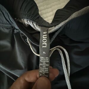 Vuori Dark Gray Shorts Running Athletic XL